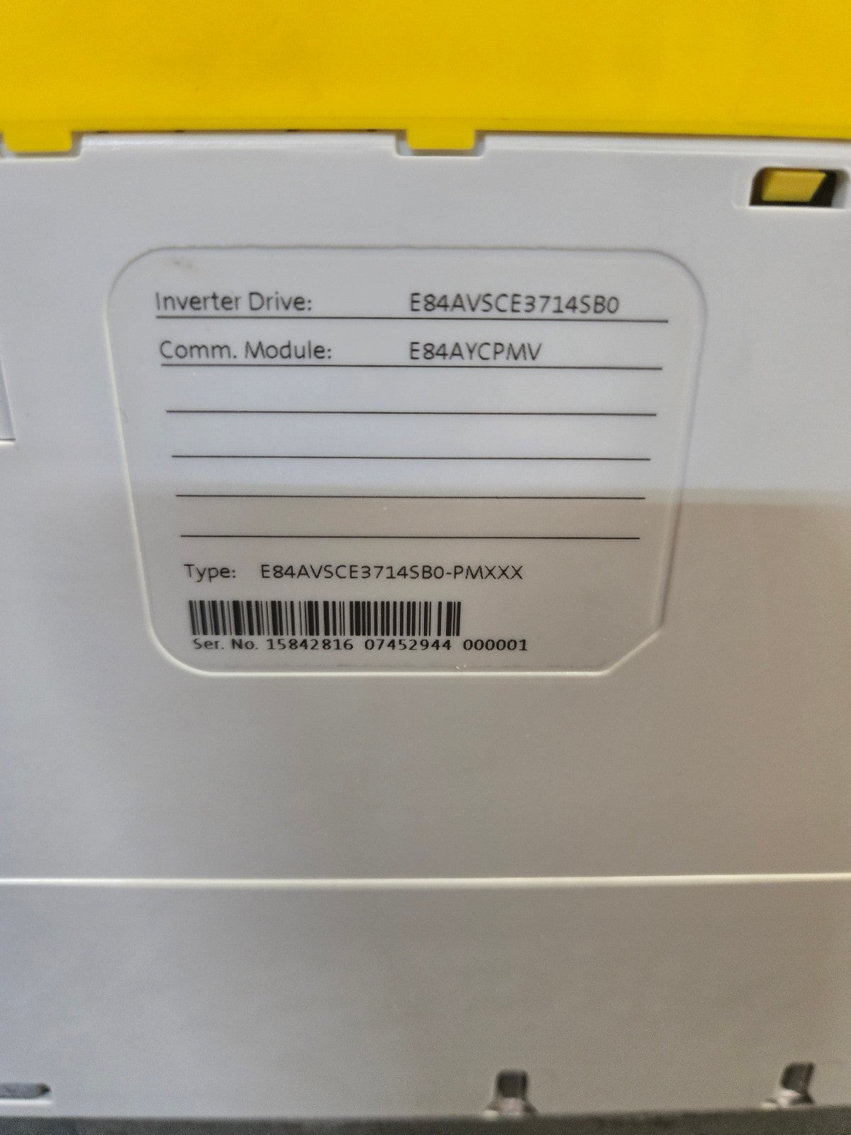 Lenze Frequenzumrichter 8400 State Line C Type E84AVSCE3714SB0
