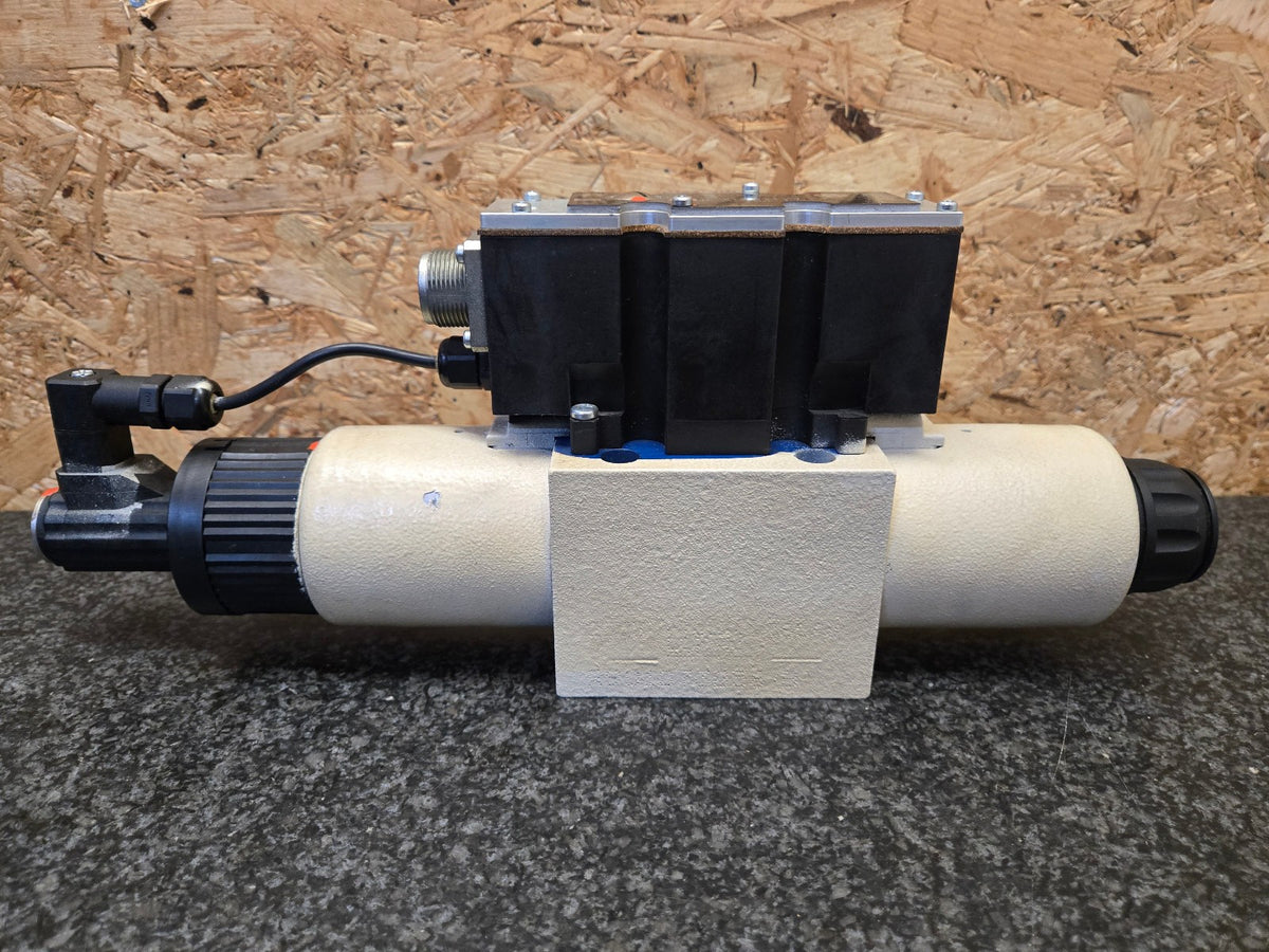 Rexroth Ventil für Krauss Maffei R901143612 4WREE10Q3
